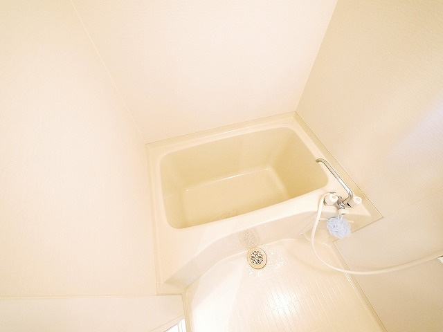 シェーヴルドールの浴室|コンパクトで使いやすいお風呂です