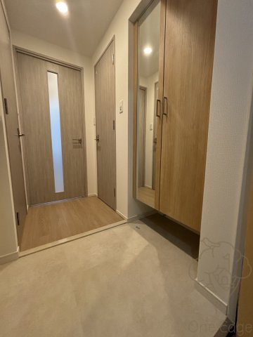 スプランディッド新大阪VIの玄関