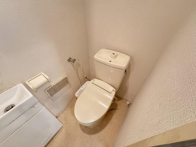 リンデンハイム白山 のトイレ