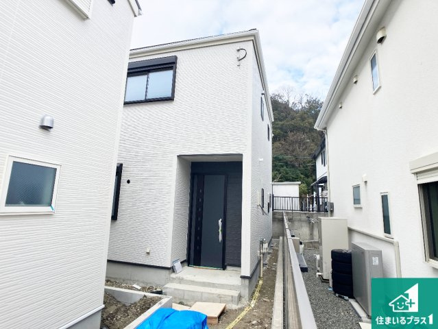 神戸市垂水区千鳥が丘　第3期　新築一戸建ての外観|周辺は落ち着いた街並みの住宅地！子育てがしやすい住環境です！まだ未完成ですが、現地でしかわからない事もございます。是非一度ご覧ください。