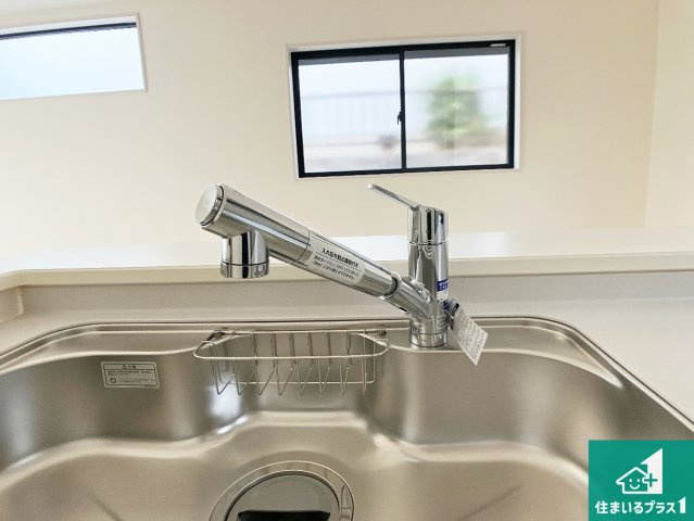 神戸市垂水区千鳥が丘　第3期　新築一戸建ての設備|浄水器を内蔵！炊飯時、お茶を作る時に安心してお水を使えます！お湯と冷水、浄水と原水、シャワーの切替えもワンタッチです！