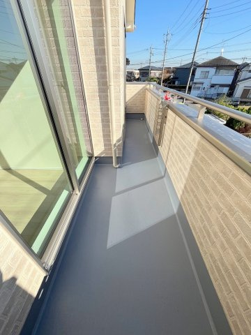 吉川市中曽根1丁目　新築戸建　全2棟　2号棟のバルコニー|南東向きバルコニーで陽当り良好