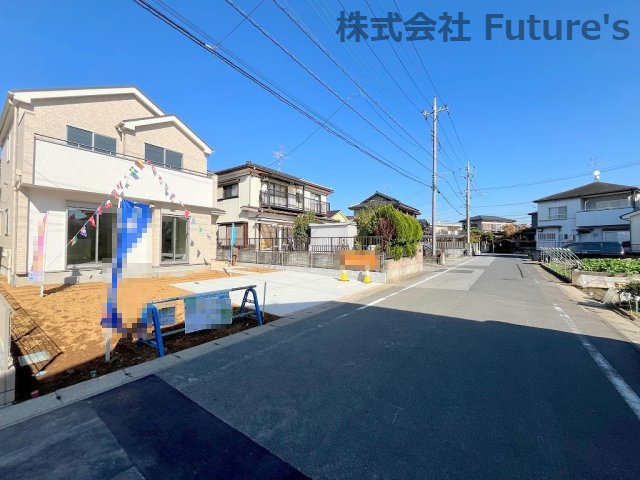 吉川市中曽根1丁目　新築戸建　全2棟　2号棟の前面道路含む現地写真|前面道路含む現地写真です。