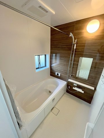 吉川市中曽根1丁目　新築戸建　全2棟　2号棟の浴室|追焚・浴室乾燥機付きの快適な一坪バス