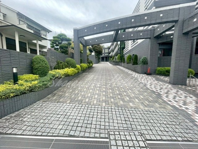 【エントランス】 | アートスペース横浜 | シックなエントランス♪