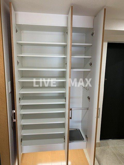 シューズボックス