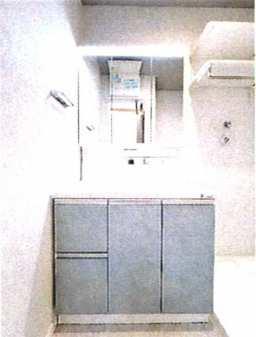 茅ヶ崎市東海岸北5丁目　中古戸建の独立洗面台