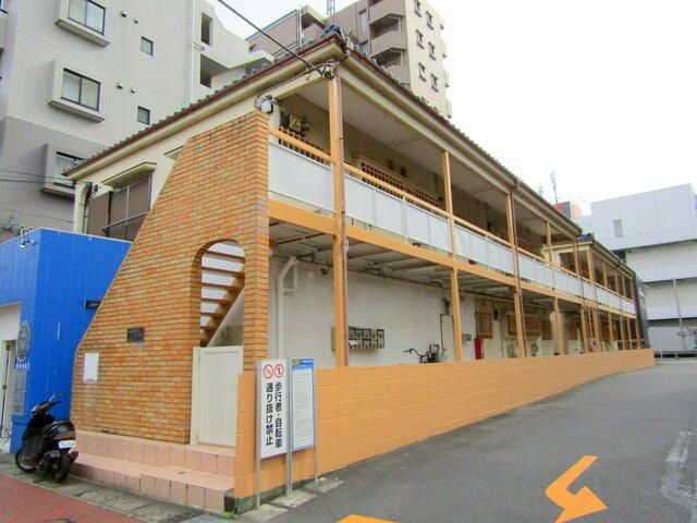 ハイネス加納の外観