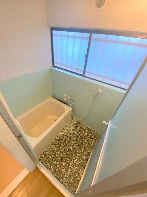 ハイネス加納の浴室