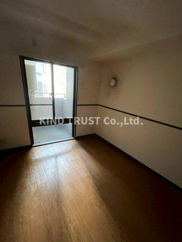 天神橋ハイムの居間・リビング|こちらのリビングで趣味の時間をお楽しみください