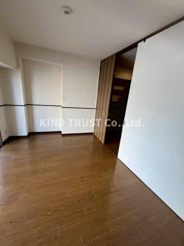 天神橋ハイムの居間・リビング|こちらの居間で趣味の時間をお楽しみください