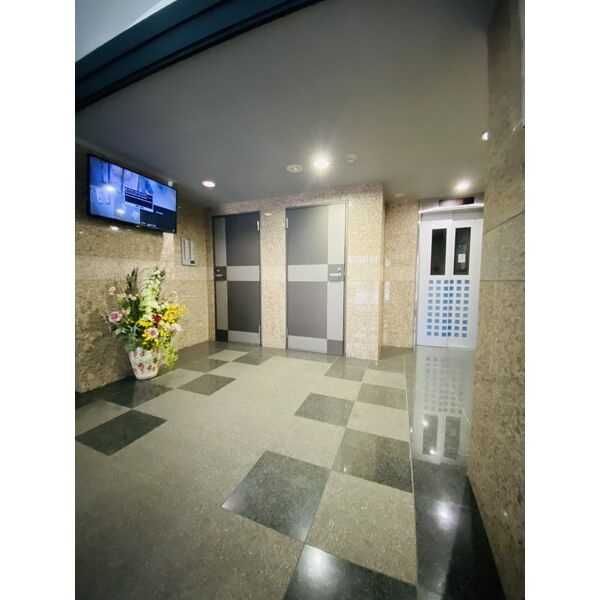 サムティ新大阪WESTのエントランス