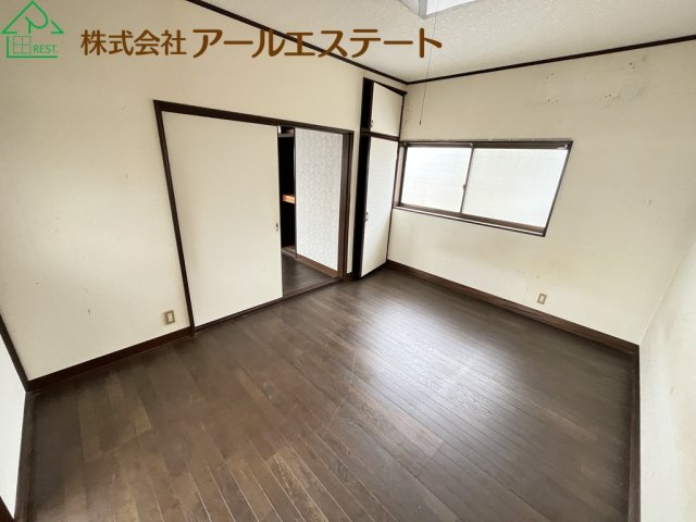 姫路市川西台　　中古戸建の洋室