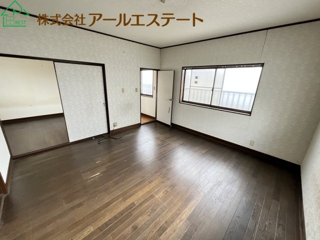 姫路市川西台　　中古戸建の洋室