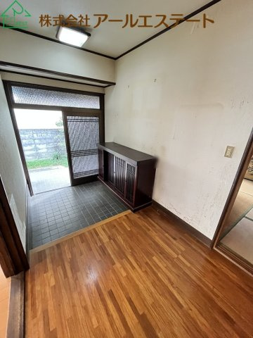 姫路市川西台　　中古戸建の玄関