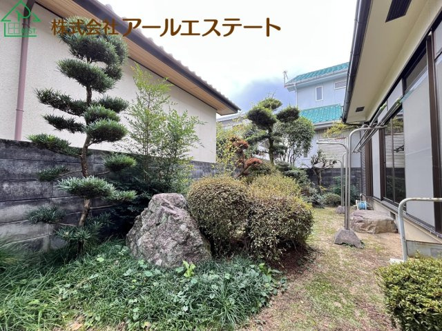姫路市川西台　　中古戸建の庭