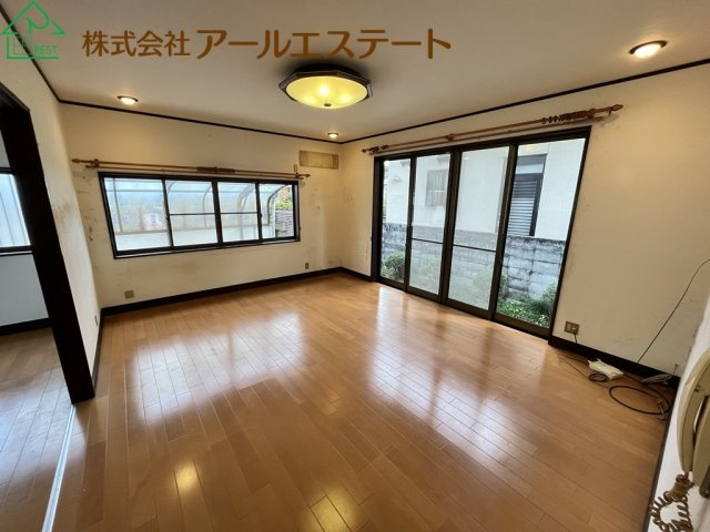 姫路市川西台　　中古戸建の居間・リビング