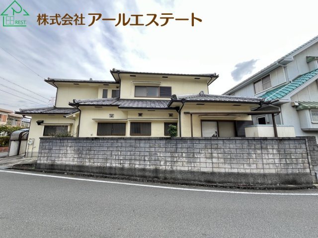 姫路市川西台　　中古戸建の前面道路含む現地写真