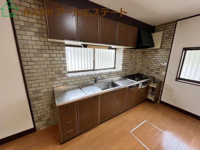 姫路市川西台　　中古戸建のキッチン