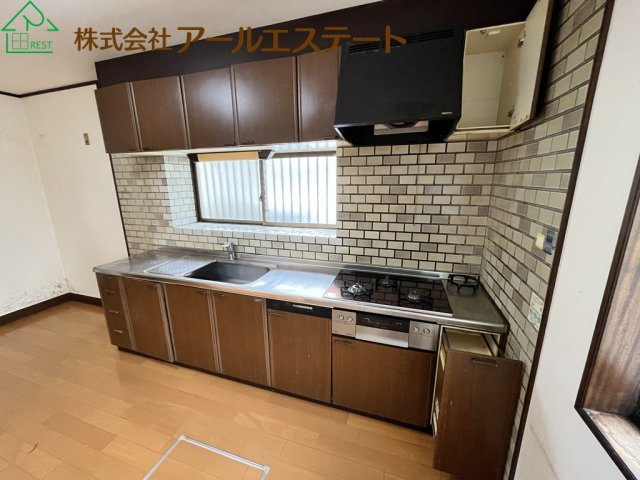 姫路市川西台　　中古戸建のキッチン