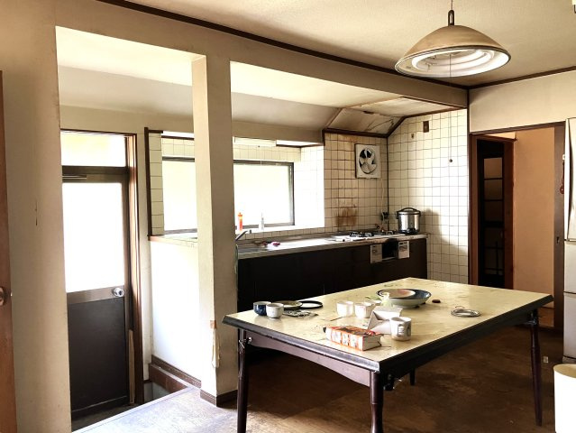 西伯郡南部町福成　中古住宅のキッチン