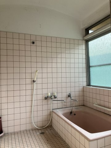 西伯郡南部町福成　中古住宅の浴室