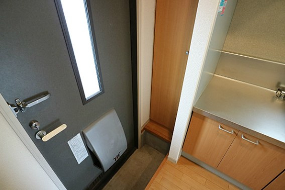 マ・メゾンFの玄関