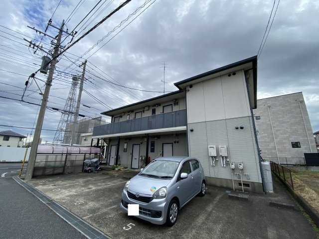 リバーハイツの外観