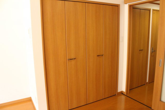 エバーライフ西高松の収納|※別の部屋の写真です。