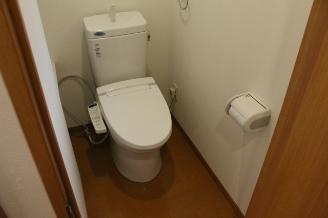 エバーライフ西高松のトイレ|※別の部屋の写真です。