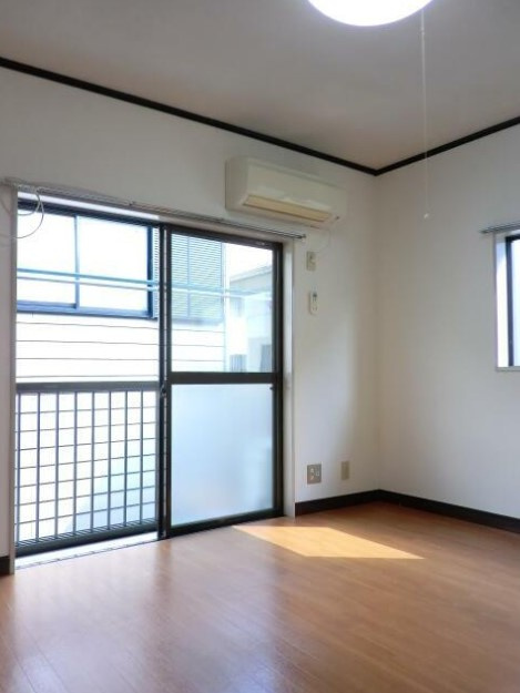 ドエル大幸の居間・リビング