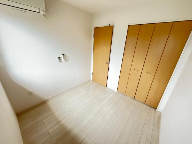 【内装】 | プレジールＢ | 洋室