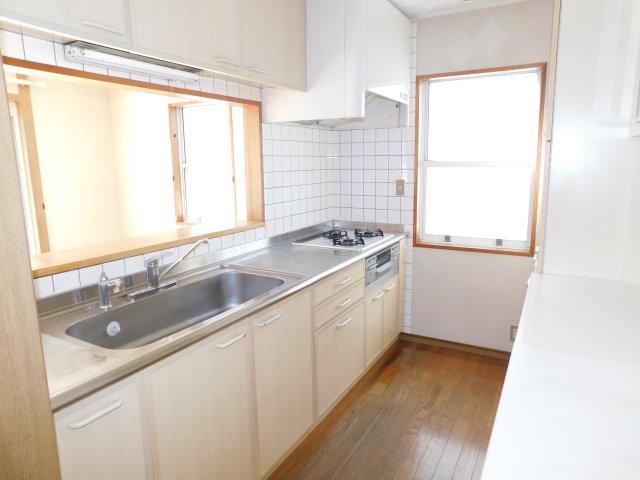 愛西市大井町宮新田の中古一戸建のキッチン|◇キッチン◇　　対面キッチン・吊戸棚・カップボード