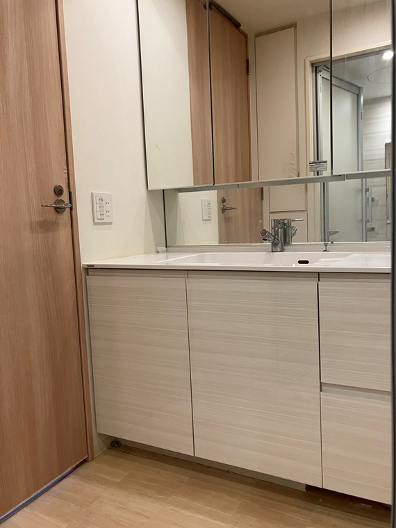 オーベル志村城山の洗面所