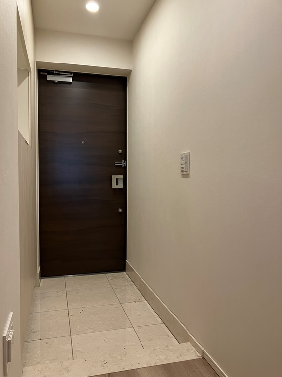 オーベル志村城山の玄関