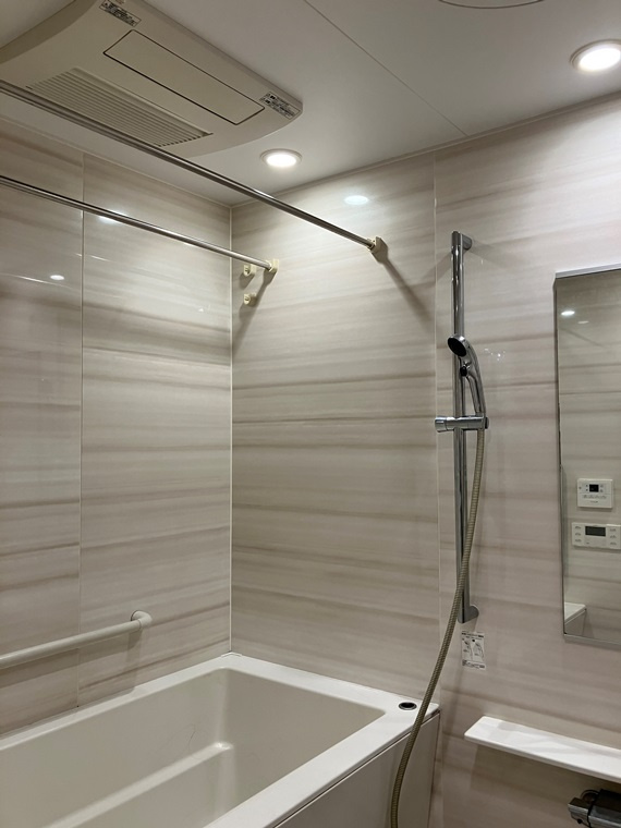 オーベル志村城山の浴室