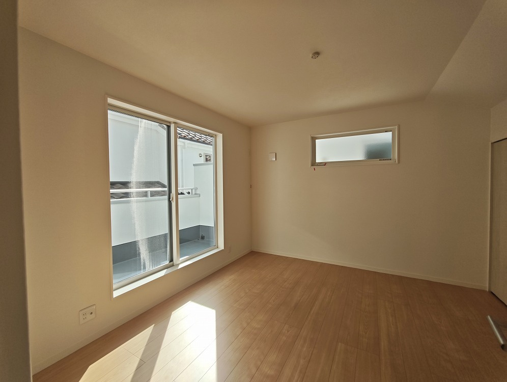 横浜市緑区三保町 新築戸建て【仲介手数料無料】カースペース2台の居間・リビング