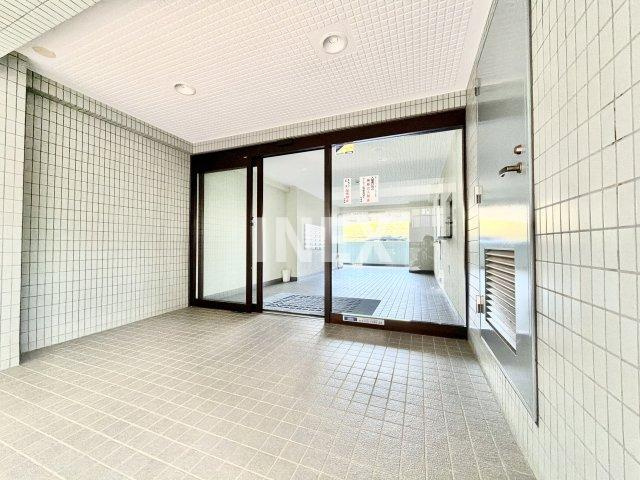 横浜市磯子区磯子２丁目の賃貸マンションのロビー