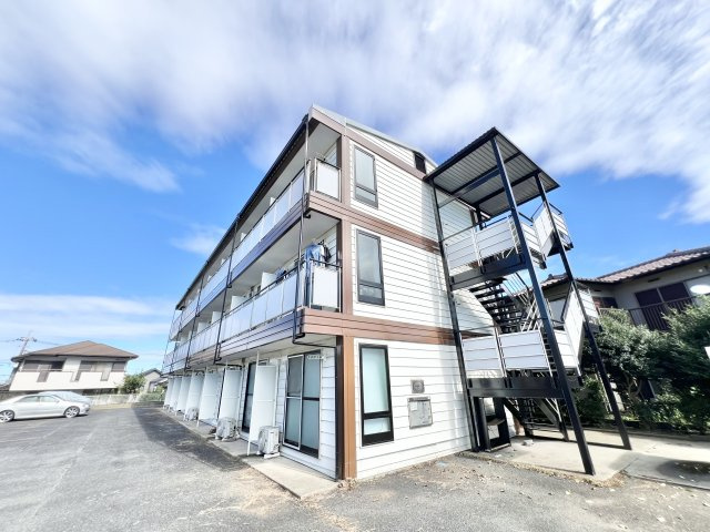 四街道市鹿渡のアパート