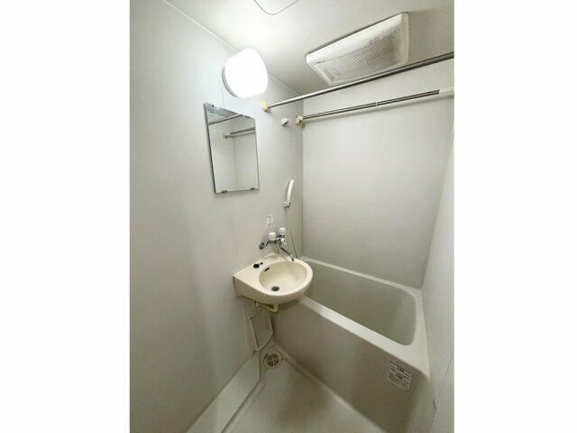 ドルチェ京橋壱番館の洗面所