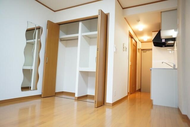 稲城市矢野口のアパートの寝室