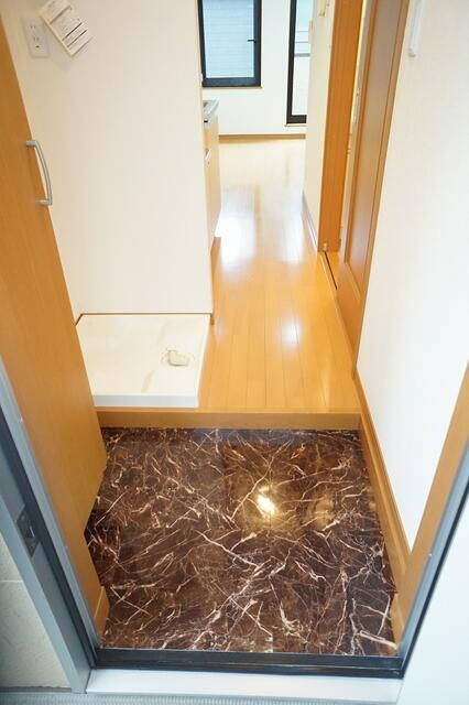 稲城市矢野口のアパートの玄関