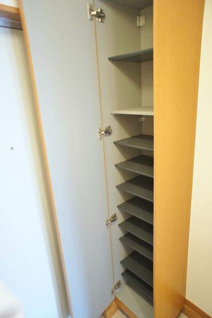 稲城市矢野口のアパートの収納