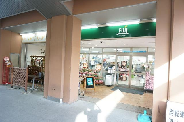 稲城市矢野口のアパートのロビー