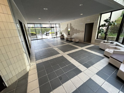 【ロビー】 | イトーピア甲陽園 | 建物の内部です