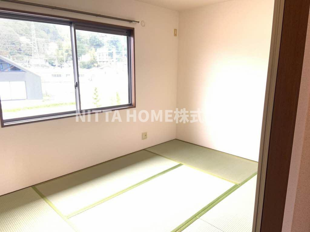 朝来市和田山町寺谷のアパートのその他|こちらの和室は6帖です♪