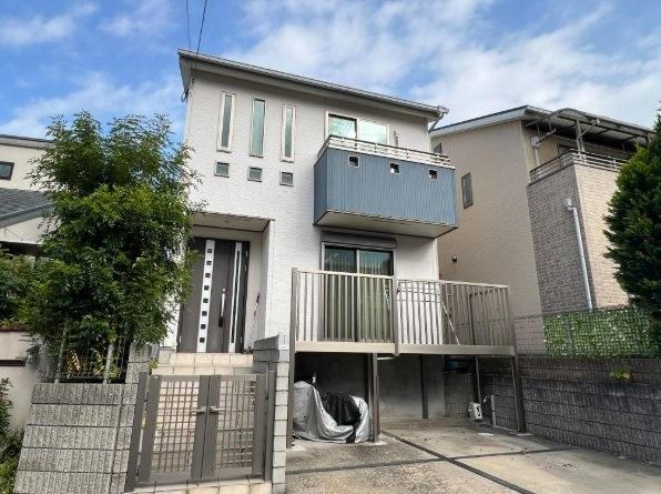 末広町　中古一戸建ての外観|新しい生活にいかがでしょうか？外観はお住まいの顔になります。こだわりたいポイントですね。外壁塗装や屋根塗装のご相談も承っております。
■現地内覧・資金計画相談・住宅ローン相談もお問合せ受付中■