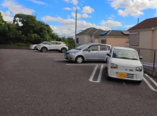 コートクレアールの駐車場