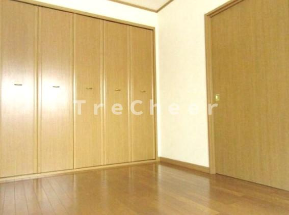 メゾン神楽坂の洋室