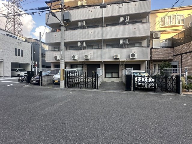 ボナール遠里小野の駐車場